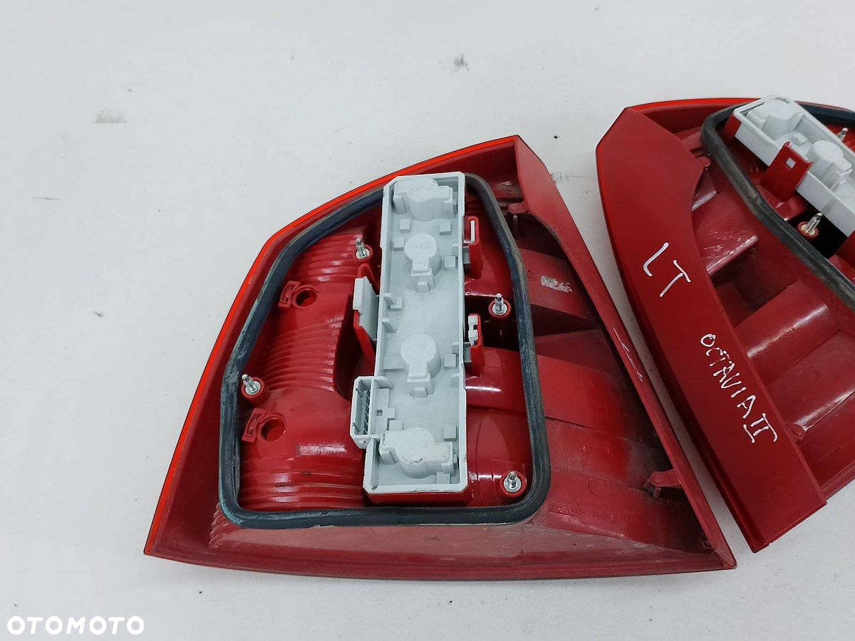 LAMPY TYŁ KOMPLET SKODA OCTAVIA II 1Z5945096A  1Z5945095A - 5