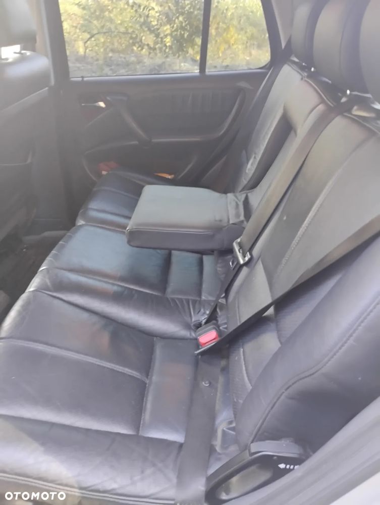 Mercedes-Benz ML - 15