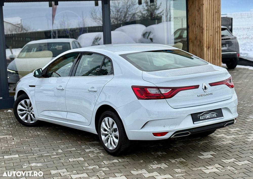 Renault Megane TCe 140 GPF EDC ZEN - 17