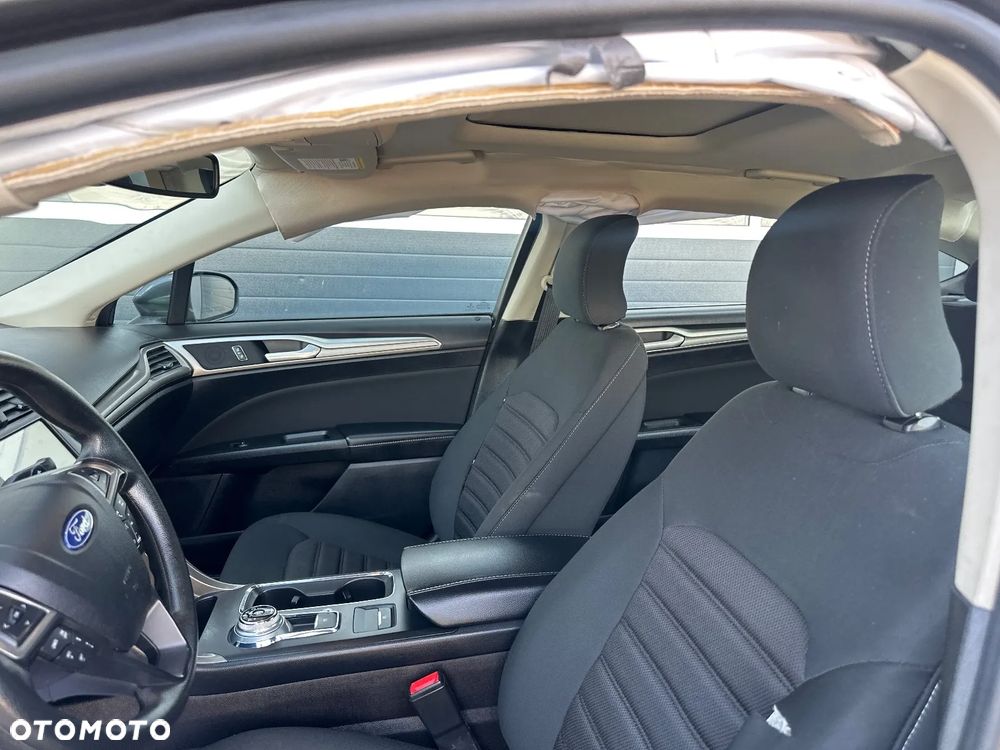 Ford Fusion - 13