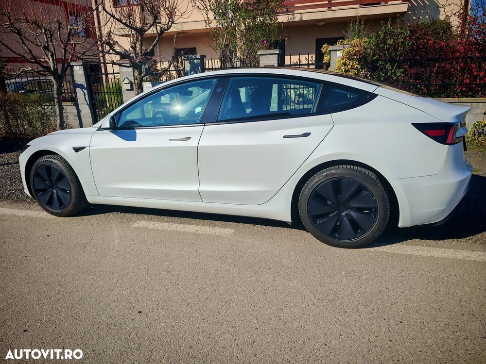 Tesla Model 3 - 9