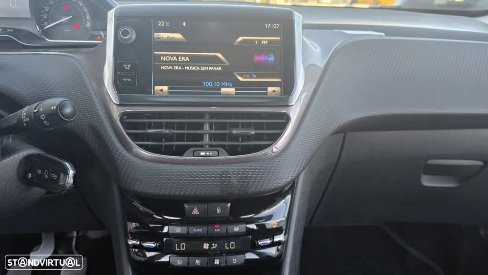Peugeot 2008 1.6 e-HDi Allure - 18
