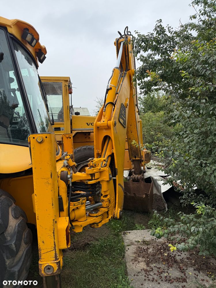 JCB 4CX SUPER 2002 rok na Umowe kupna stan bdb - 8