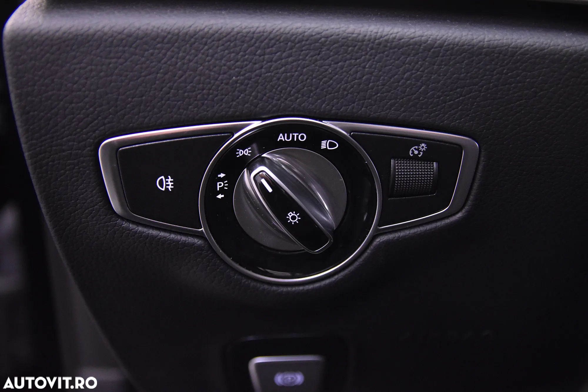 Mercedes-Benz E 220 d 9G-TRONIC AMG Line - 14
