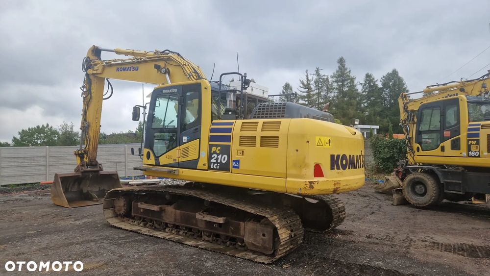 Komatsu PC210 LCi-10 - 2