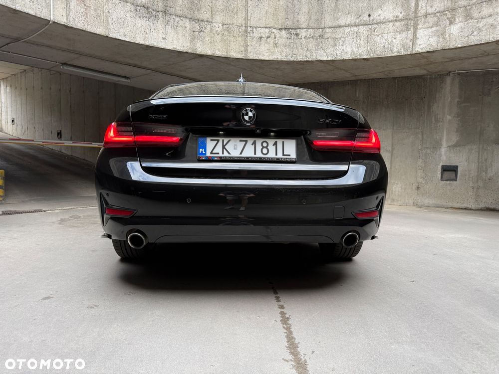 BMW Seria 3 330i Luxury Line sport - 4