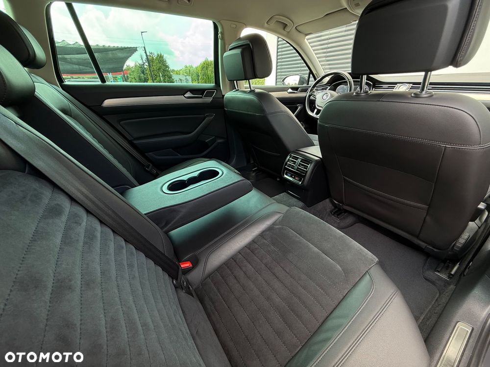 Volkswagen Passat 2.0 TDI SCR 4Motion DDG Highline - 32
