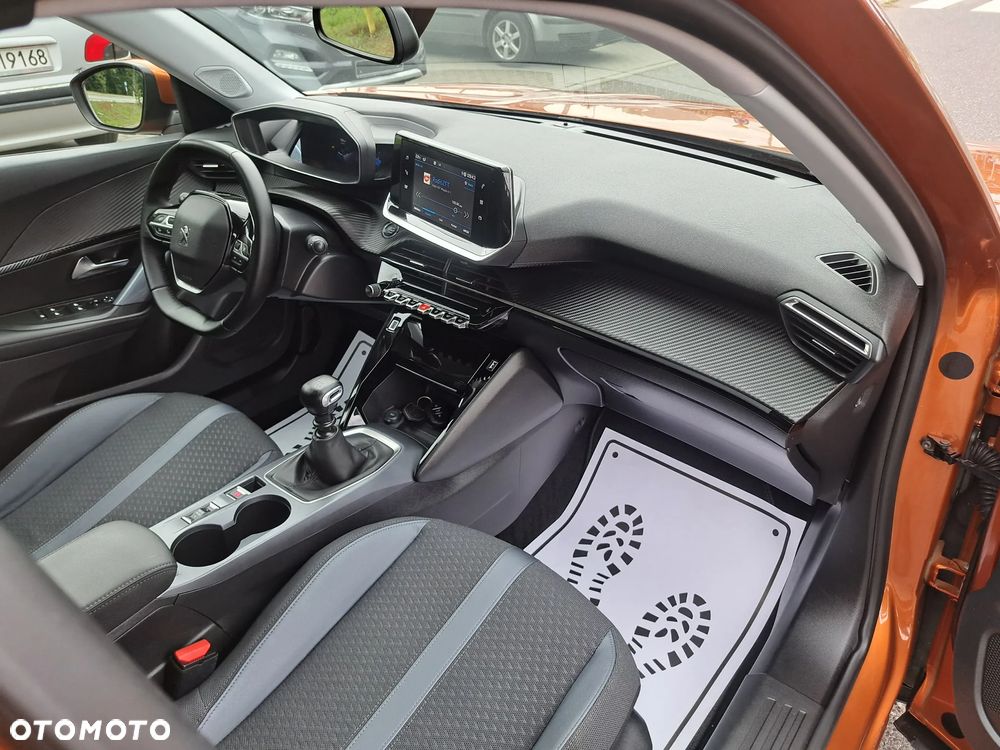 Peugeot 2008 1.2 Pure Tech GPF Allure S&S - 27