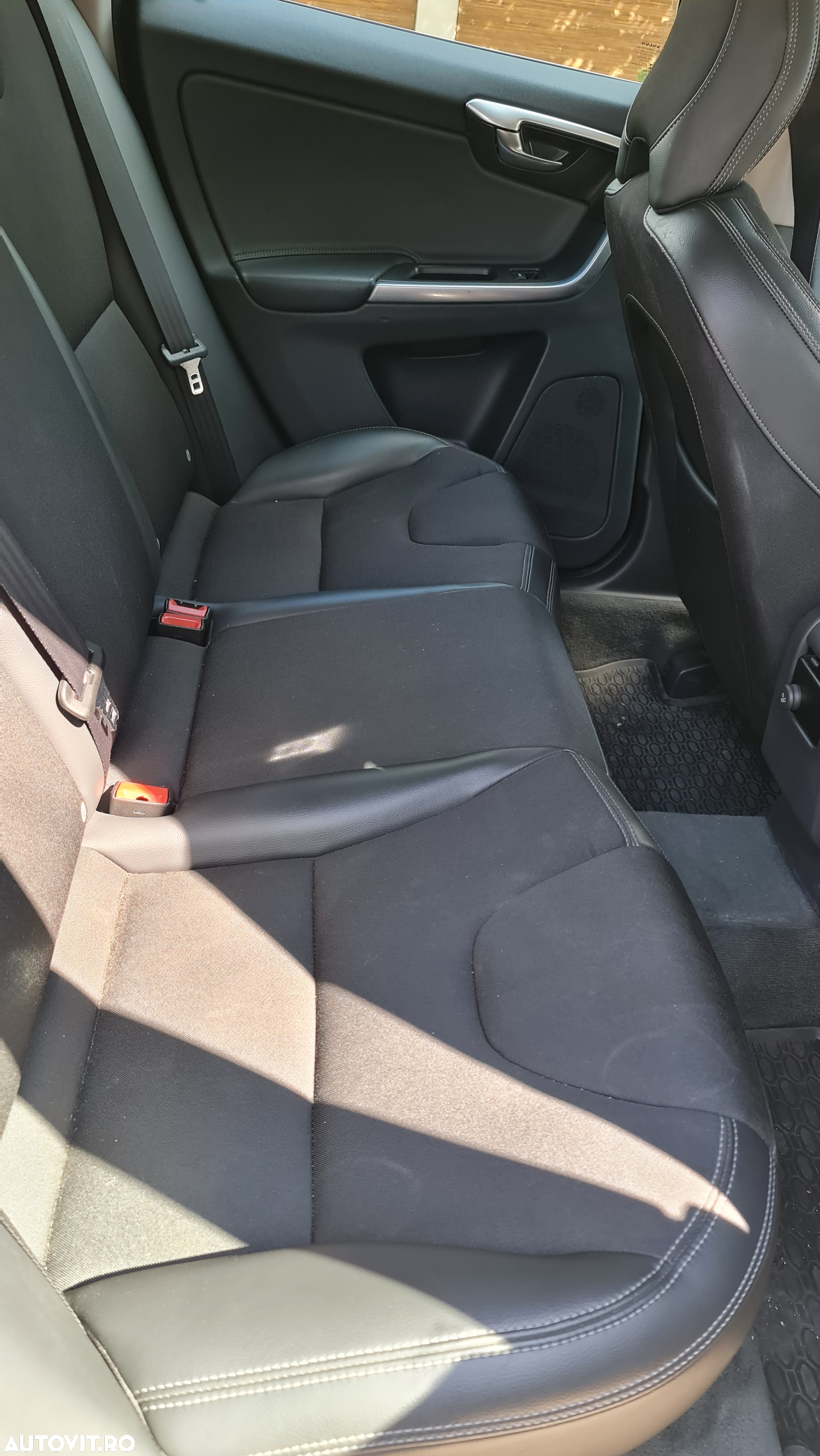 Volvo XC 60 D4 AWD Geartronic Summum - 22