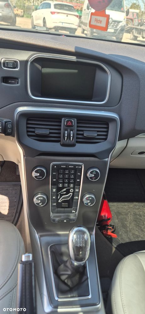 Volvo V40 D2 Base - 27