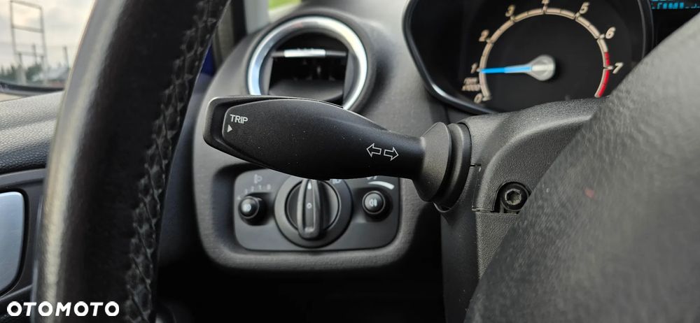 Ford Fiesta 1.0 EcoBoost S&S ST-LINE - 33