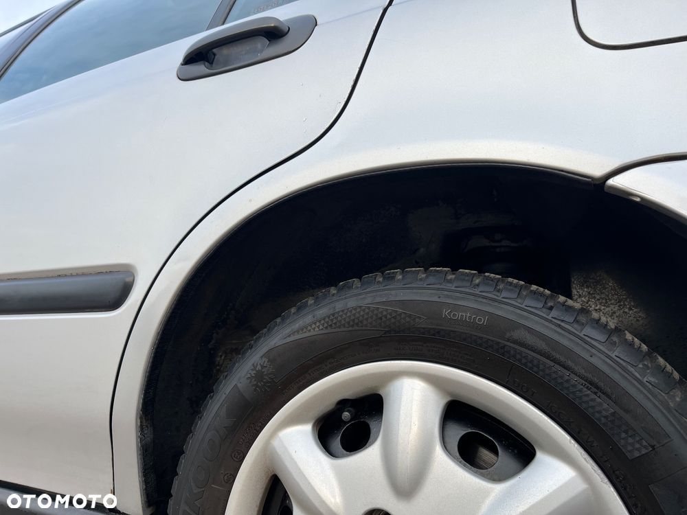 Honda Civic 1.4i S - 26