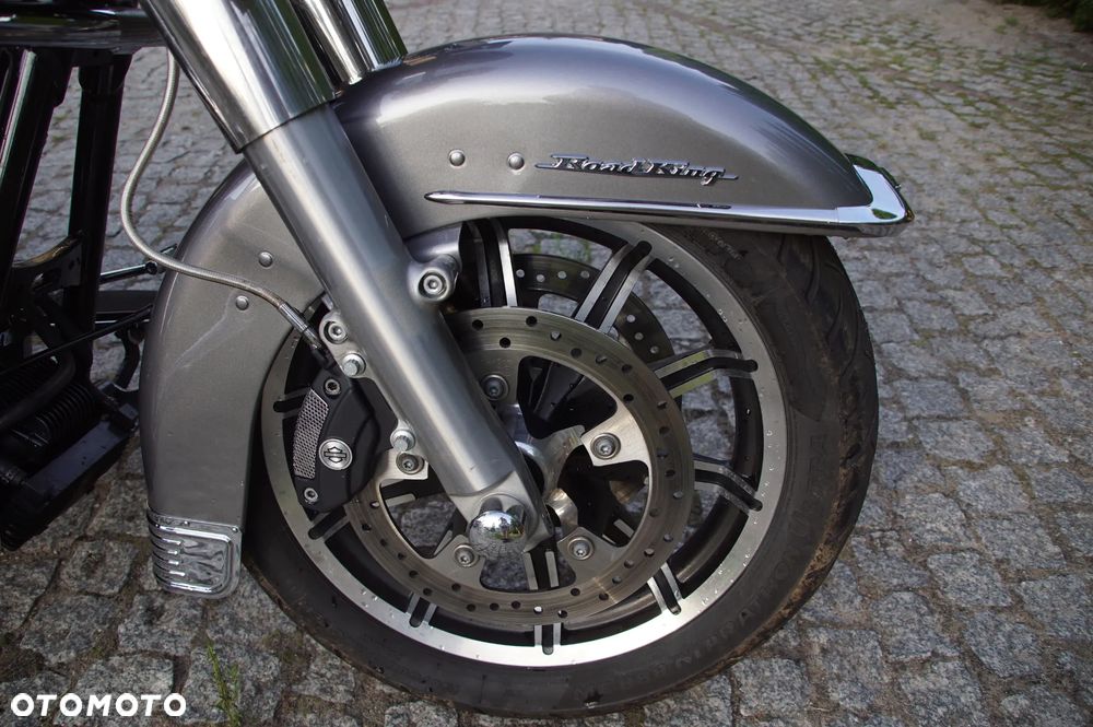 Harley-Davidson Touring Road King - 12