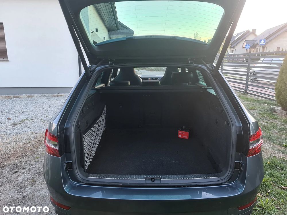 Skoda Superb 2.0 TDI Sportline DSG - 3