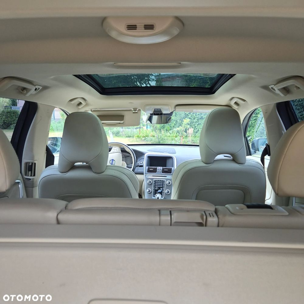 Volvo XC 60 D4 Drive-E Momentum - 25