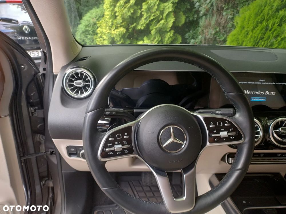 Mercedes-Benz GLA - 8