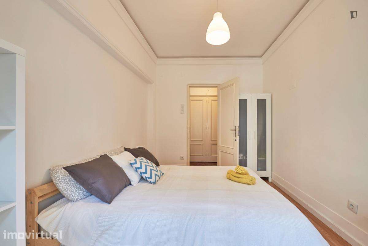 Quarto - localizado em Marquês de Pombal Lisbon - Grande imagem: 5/48