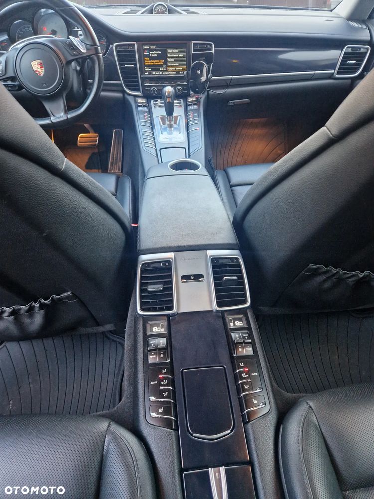 Porsche Panamera 4S - 17