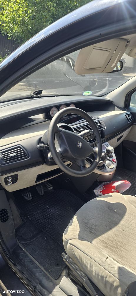 Peugeot 807 HDi 135 Family - 6