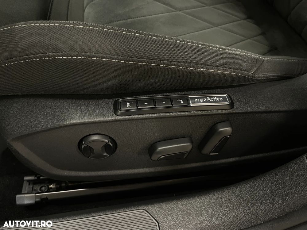 Volkswagen Golf - 21