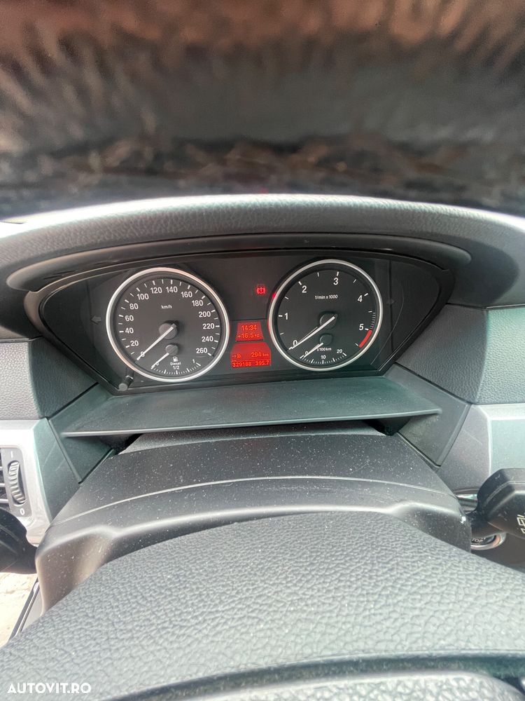 BMW Seria 5 520d Aut. - 11