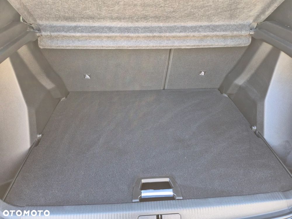 Peugeot 2008 Hybrid 136 e-DSC Allure - 23