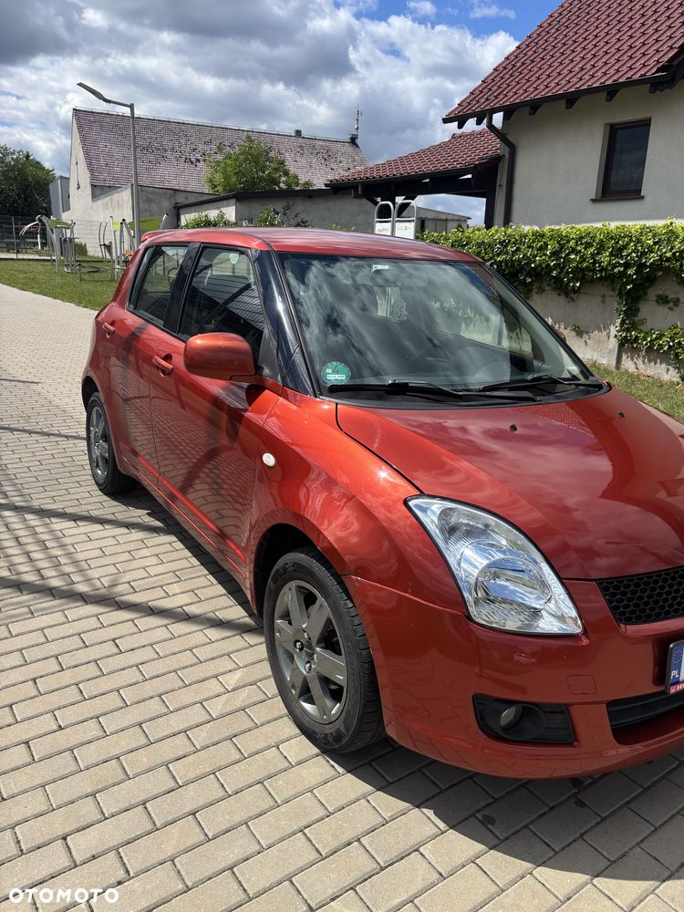 Suzuki Swift - 1