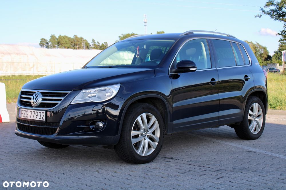 Volkswagen Tiguan - 1