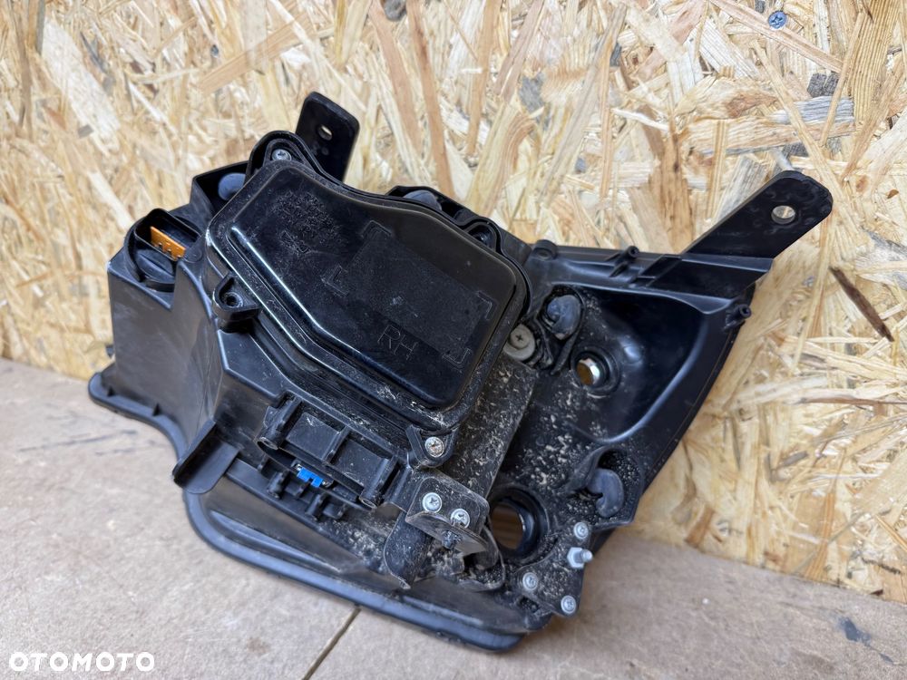 LAMPA PRAWA XENON OPEL ANTARA LIFT - 4