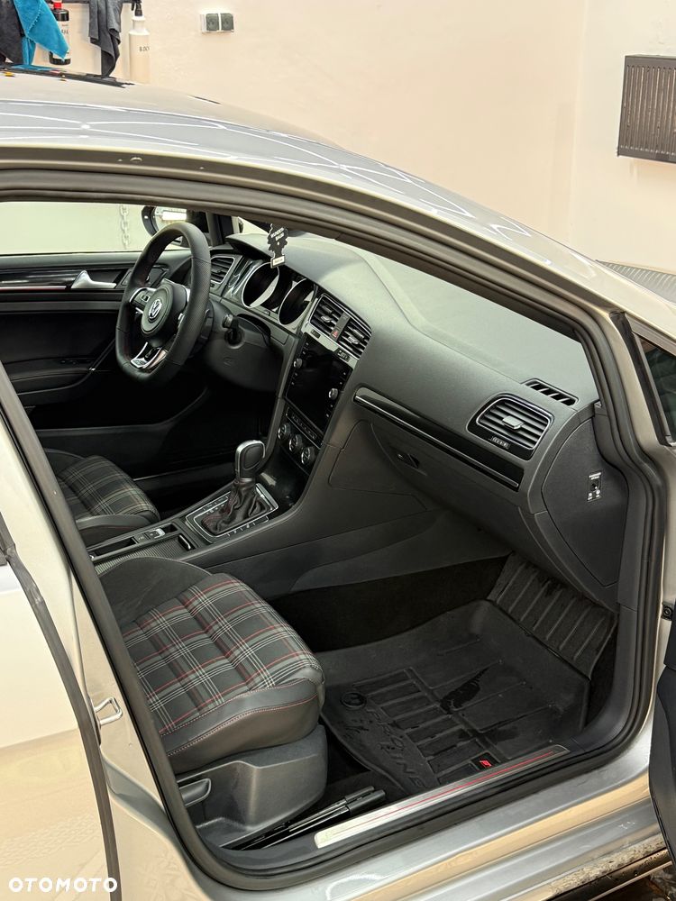 Volkswagen Golf 2.0 TSI BMT GTI Performance DSG - 2