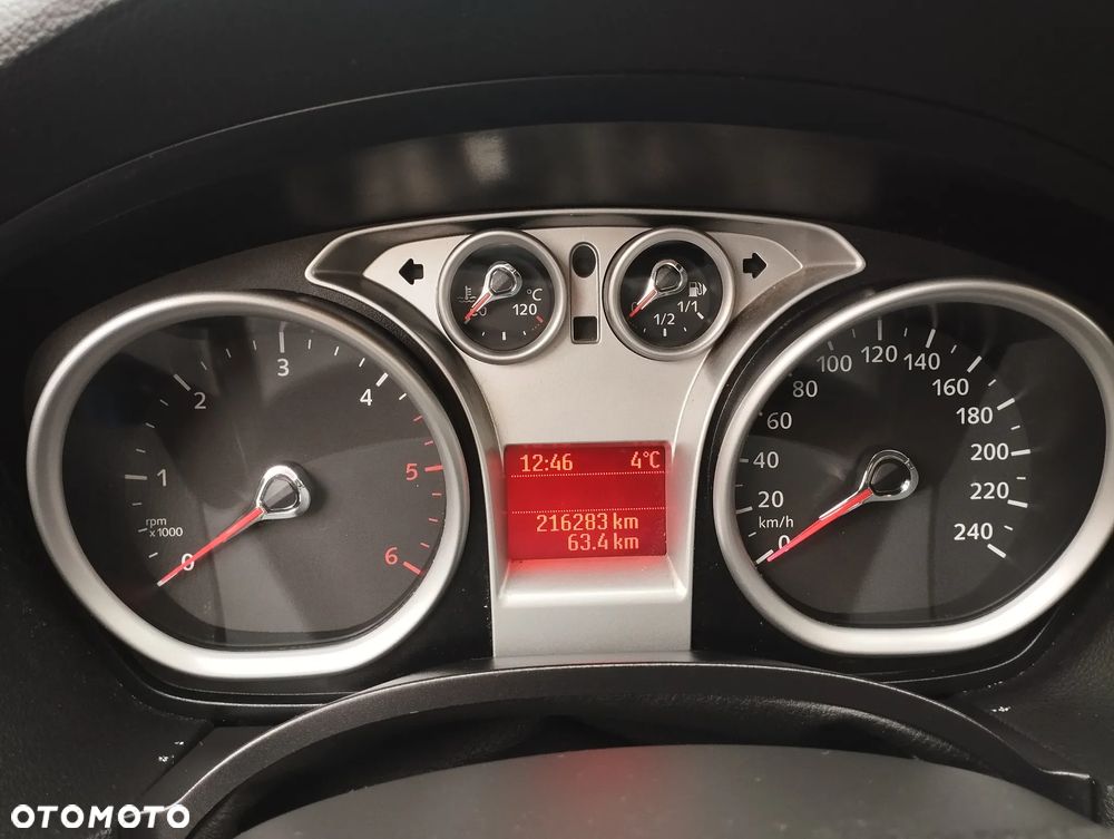 Ford Kuga 2.0 TDCi 2x4 Titanium - 23