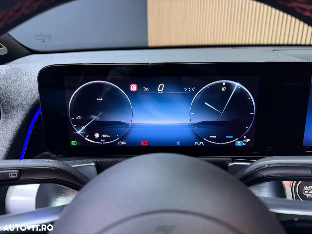 Mercedes-Benz GLB - 38