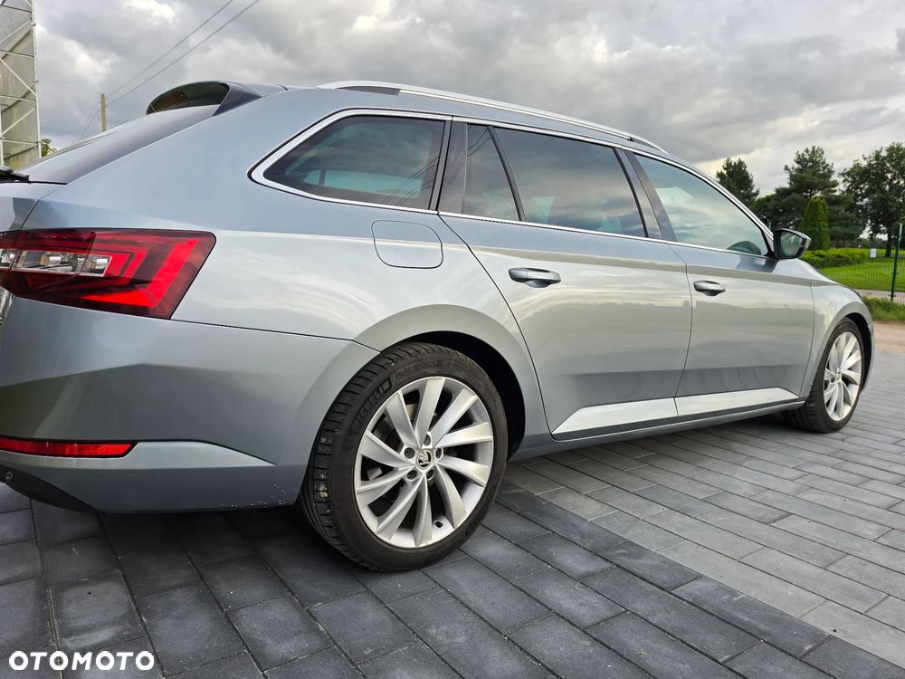 Skoda Superb 2.0 TDI L&K DSG - 37