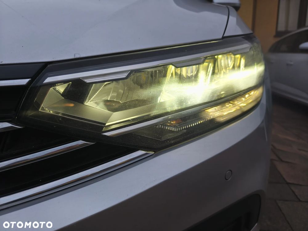 Volkswagen Passat - 21