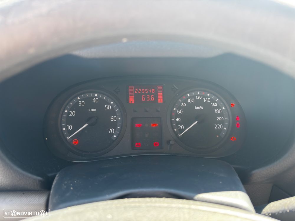 Renault Clio 1.2 16V Confort - 8