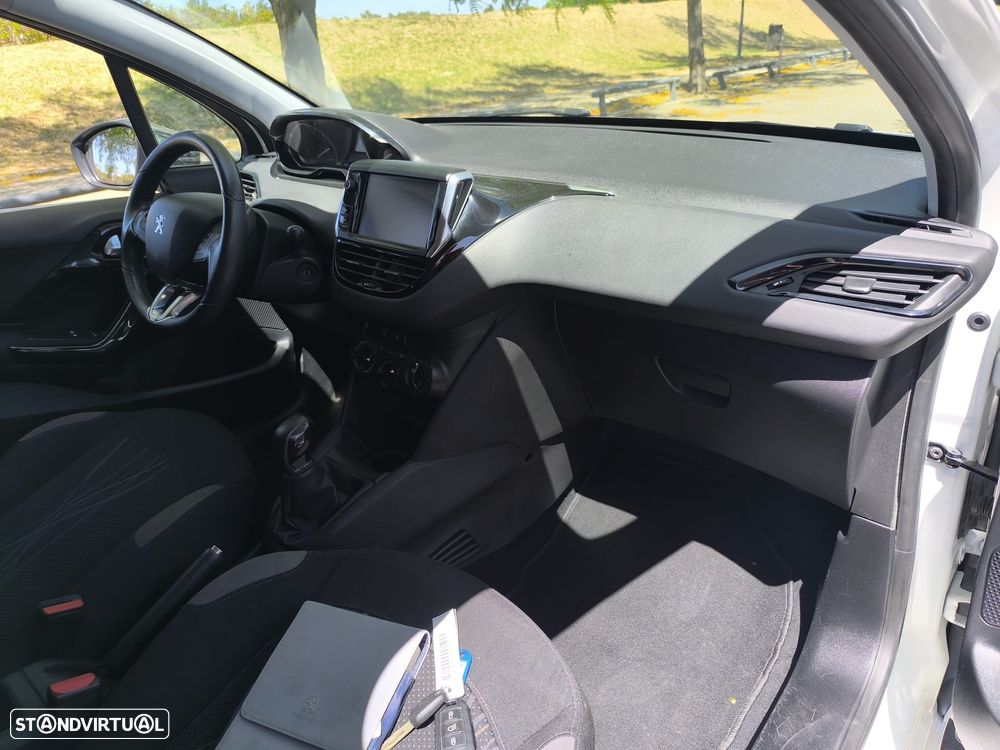 Peugeot 208 1.6 BlueHDi Style - 15