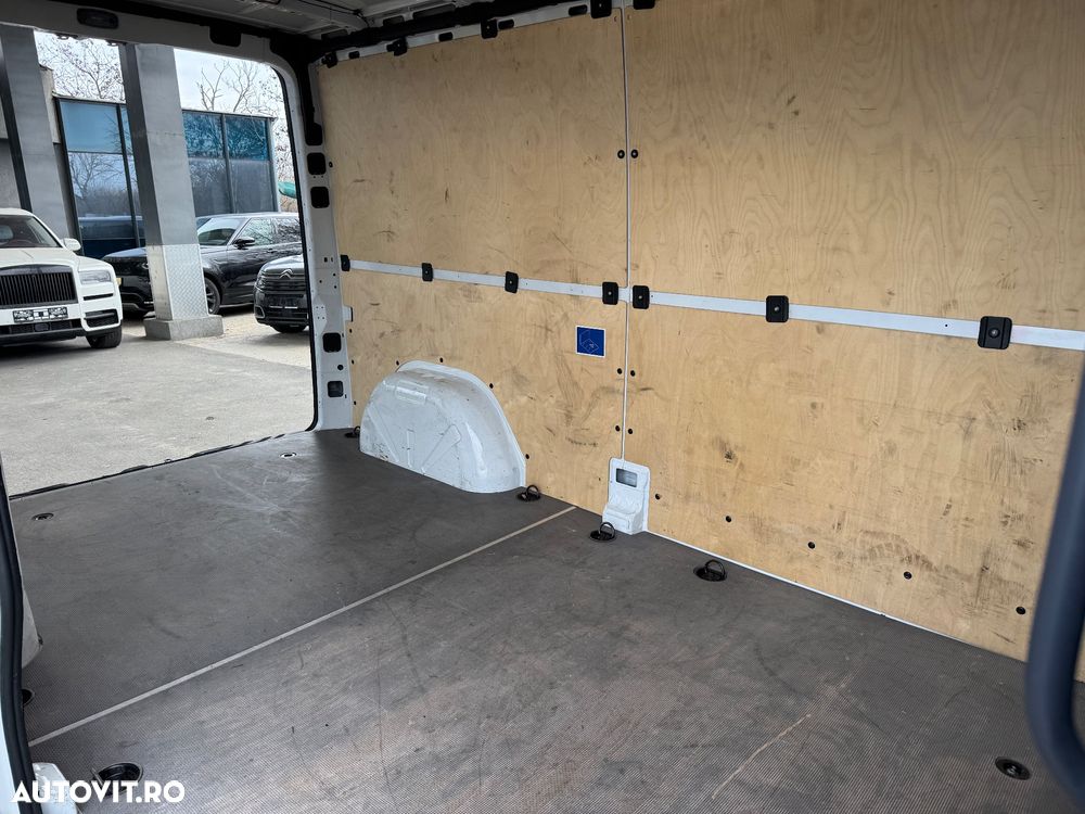 Mercedes-Benz Sprinter - 20