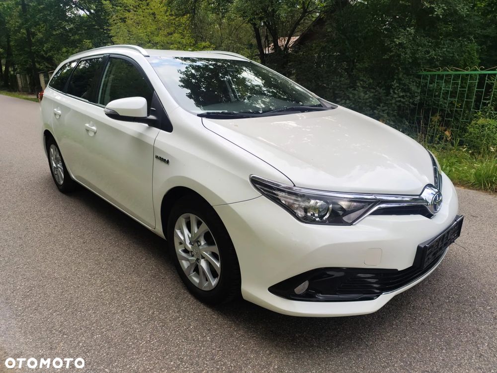 Toyota Auris - 1