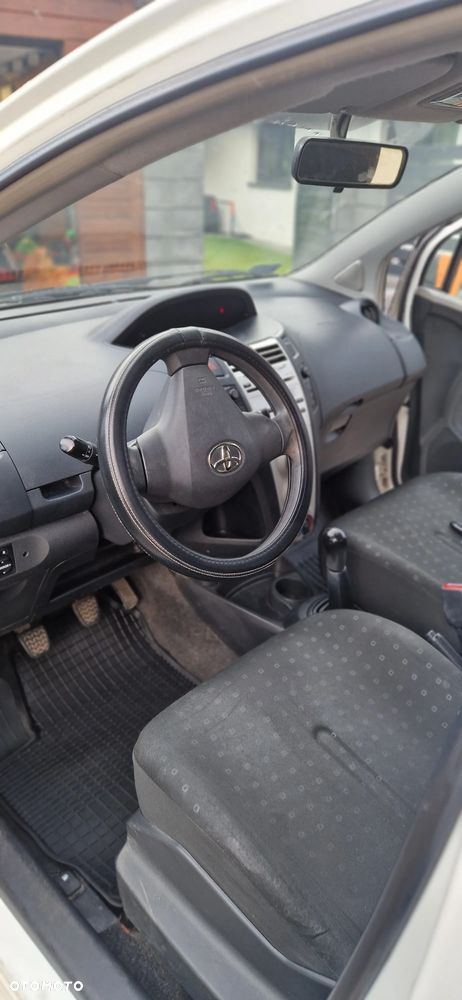Toyota Yaris - 6