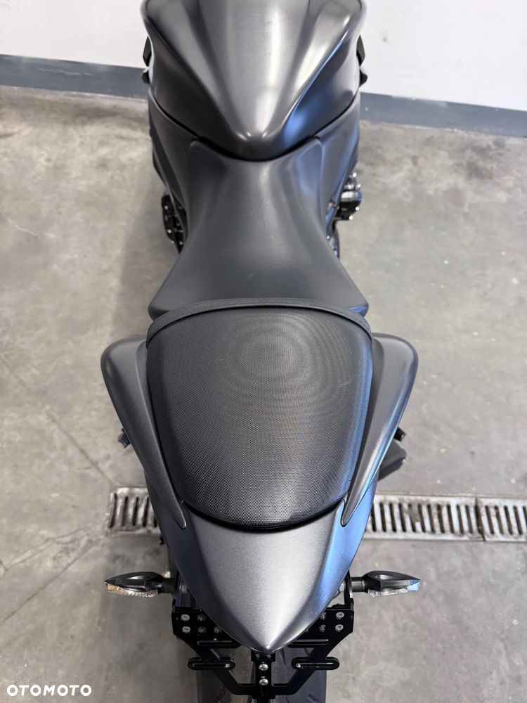 Suzuki GSX - 39