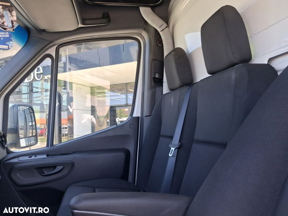 Mercedes-Benz Sprinter 317 - 23