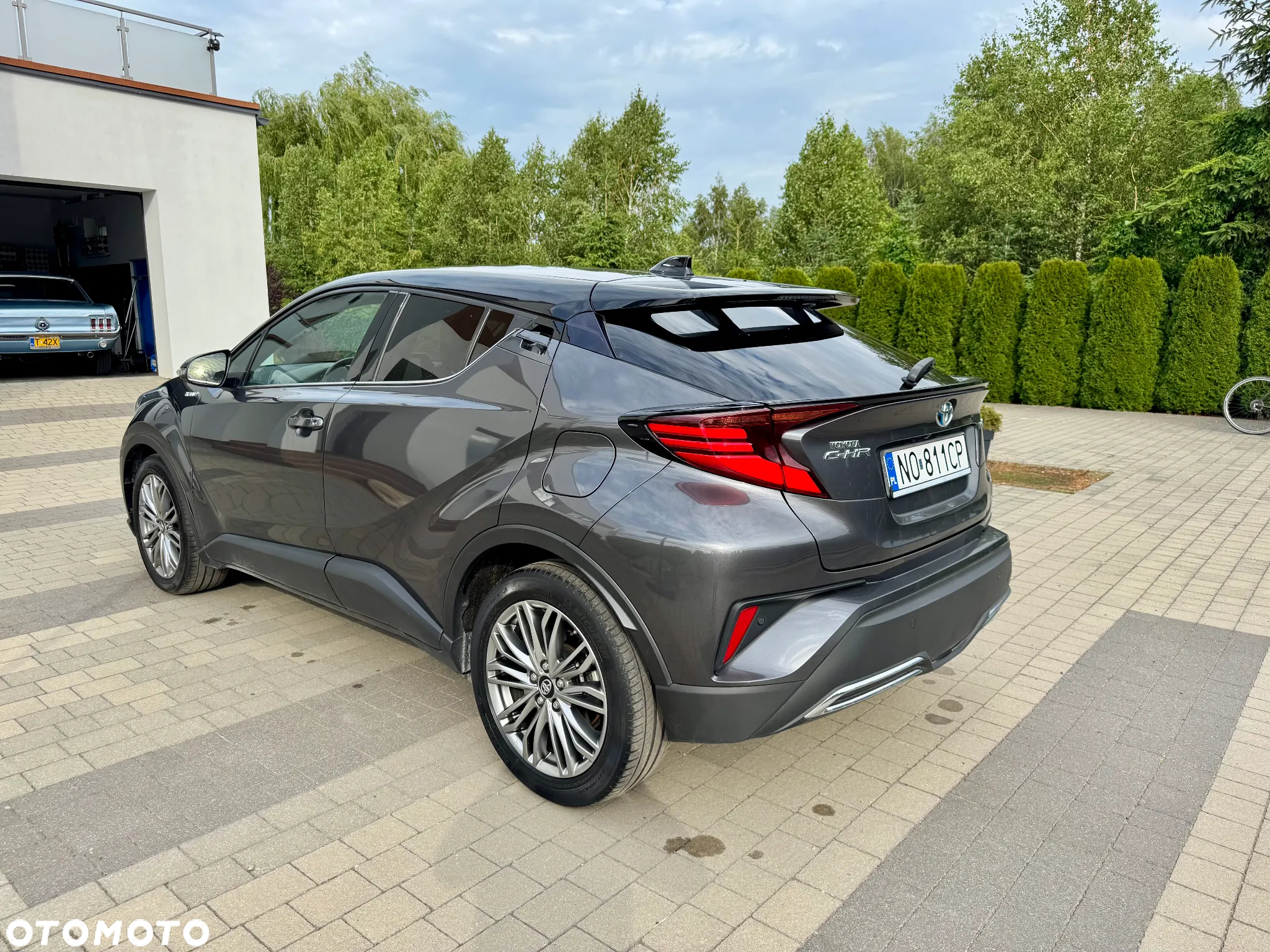 Toyota C-HR 2.0 Hybrid Black Edition - 6