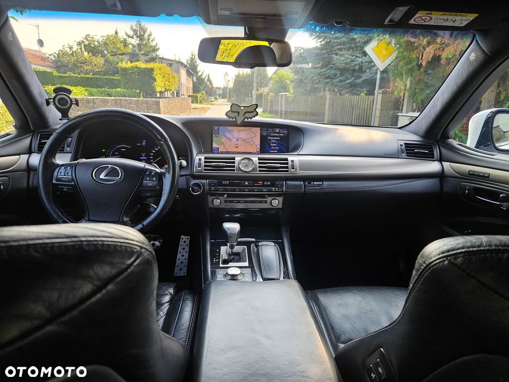Lexus LS 600h F Sport - 12