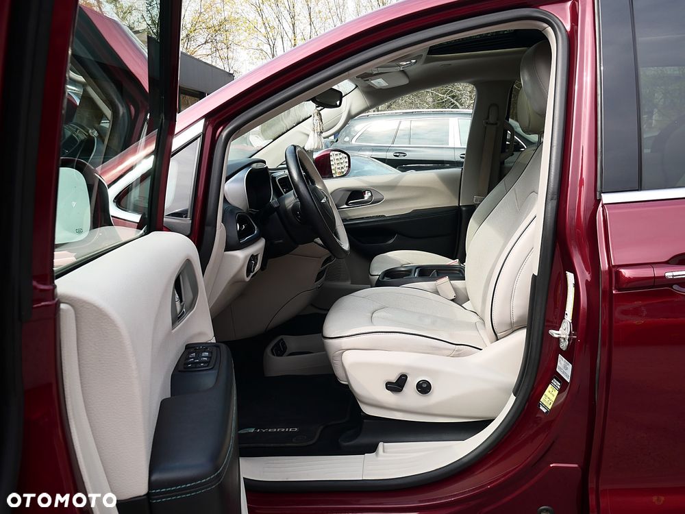 Chrysler Pacifica - 5