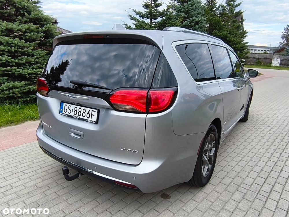 Chrysler Pacifica - 4