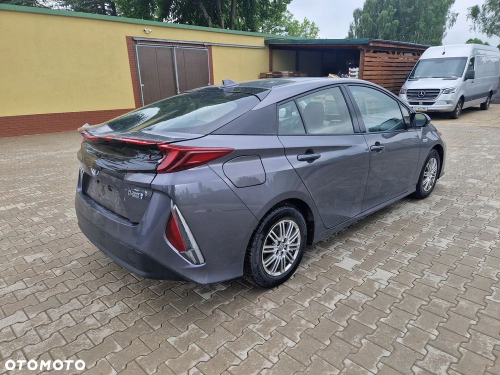 Toyota Prius Hybrid - 6