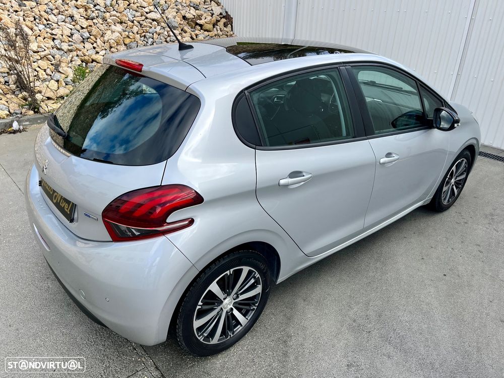 Peugeot 208 1.2 PureTech Allure - 25