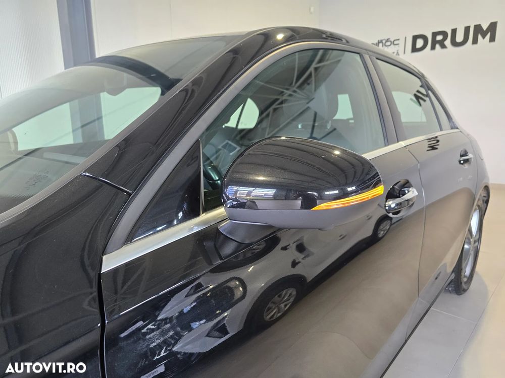 Mercedes-Benz A 180 Sedan 7G-DCT Style - 11