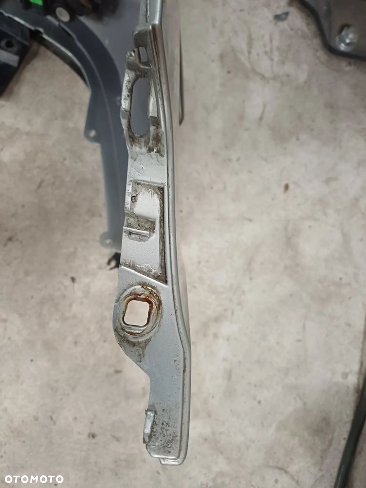 Zderzak przedni Renault Laguna II przed liftingiem, kolor TEB64 - 9