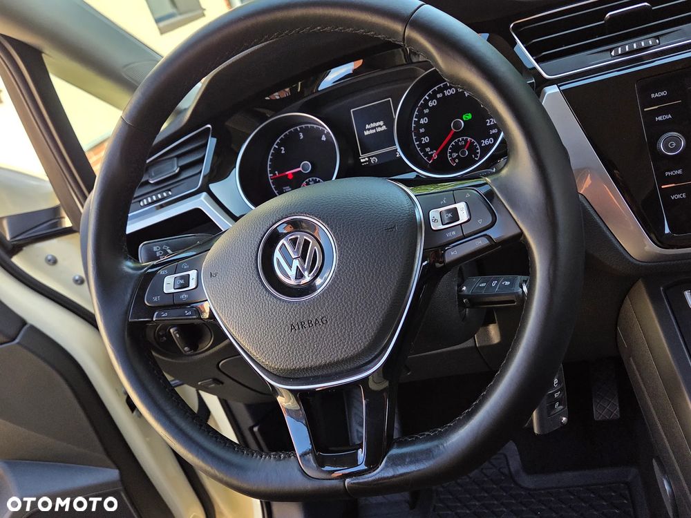Volkswagen Touran 2.0 TDI SCR DSG Trendline - 34